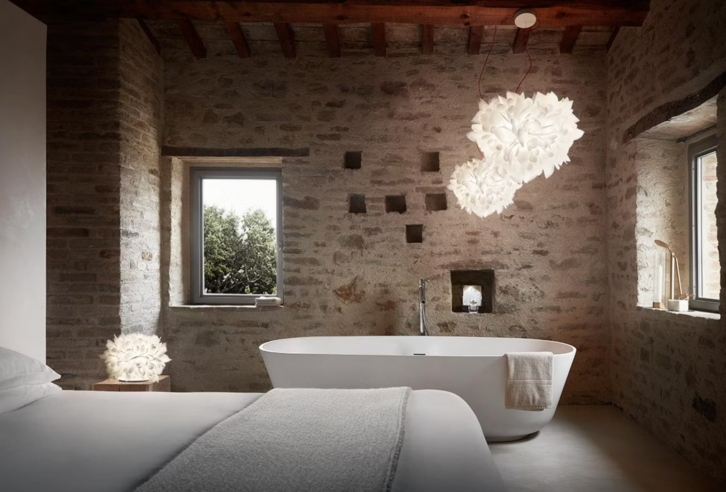 Veli Foliage Table Lamp-White