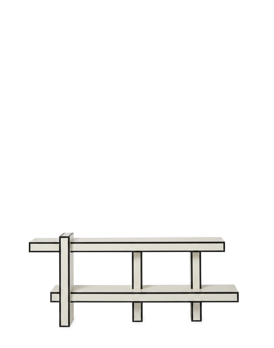 Lepid Commode