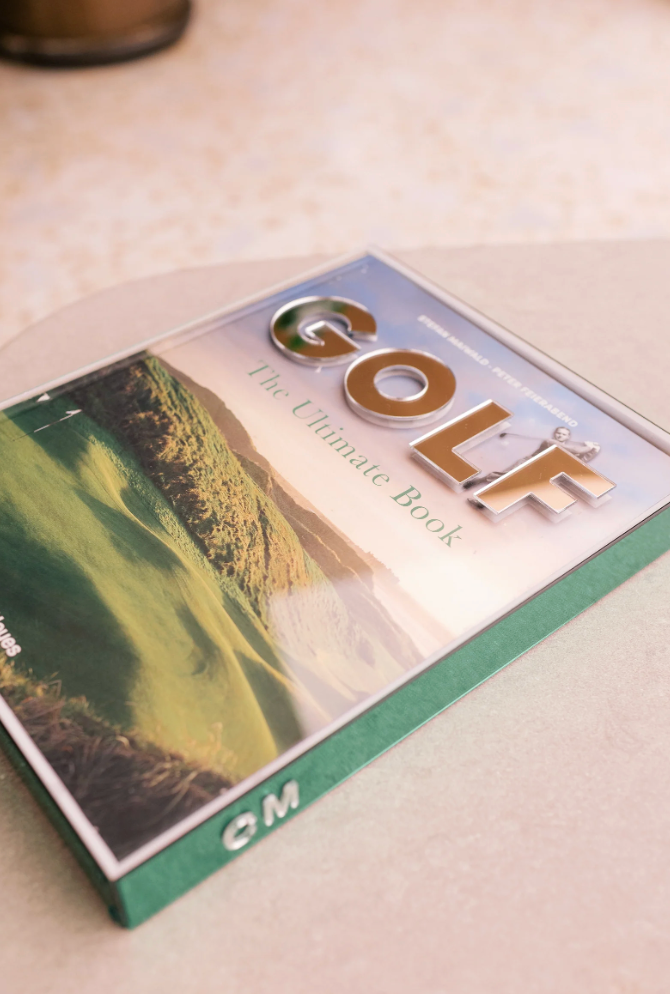 Golf :The Ultimate Book