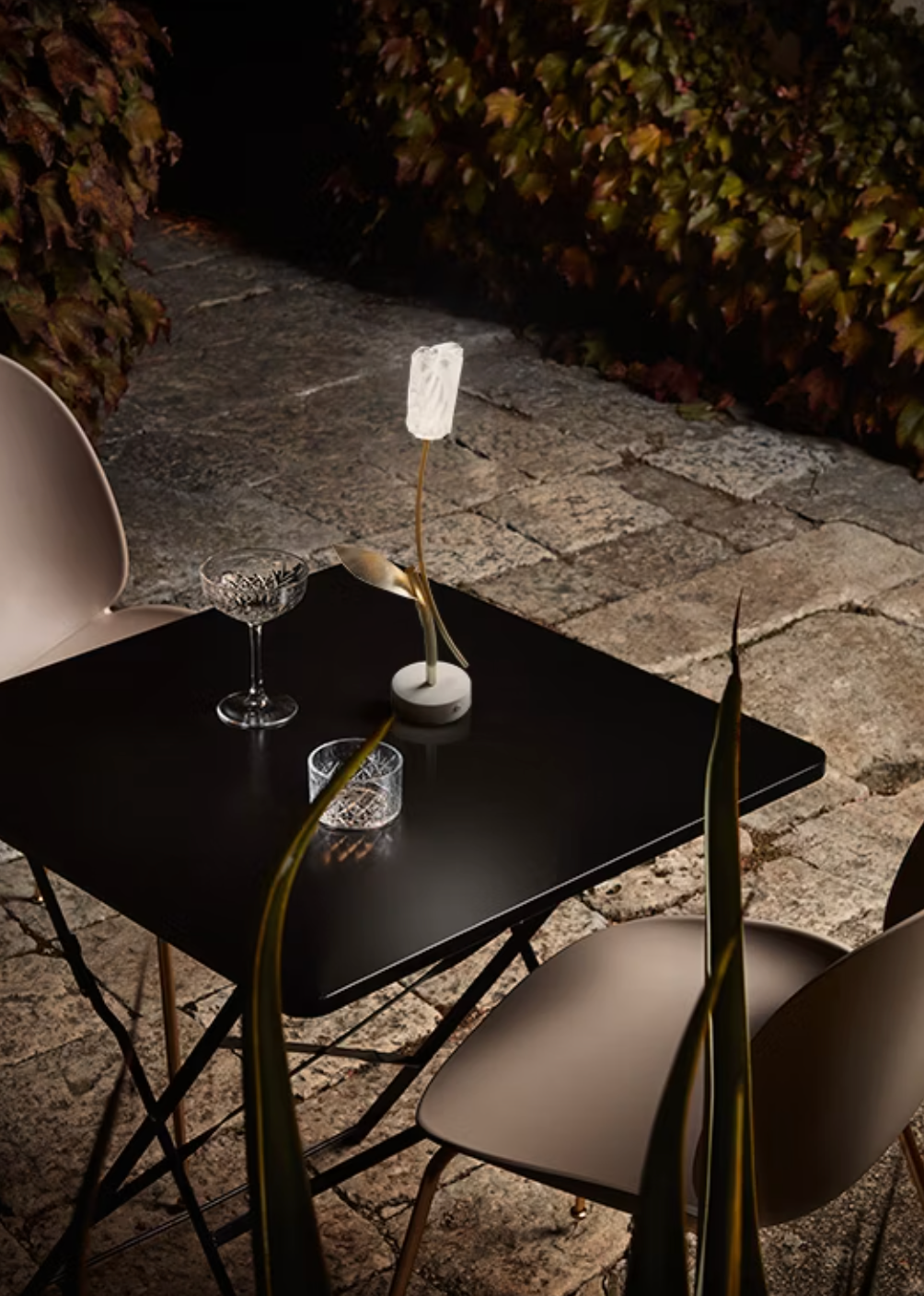 Tulip Battery Table Lamp