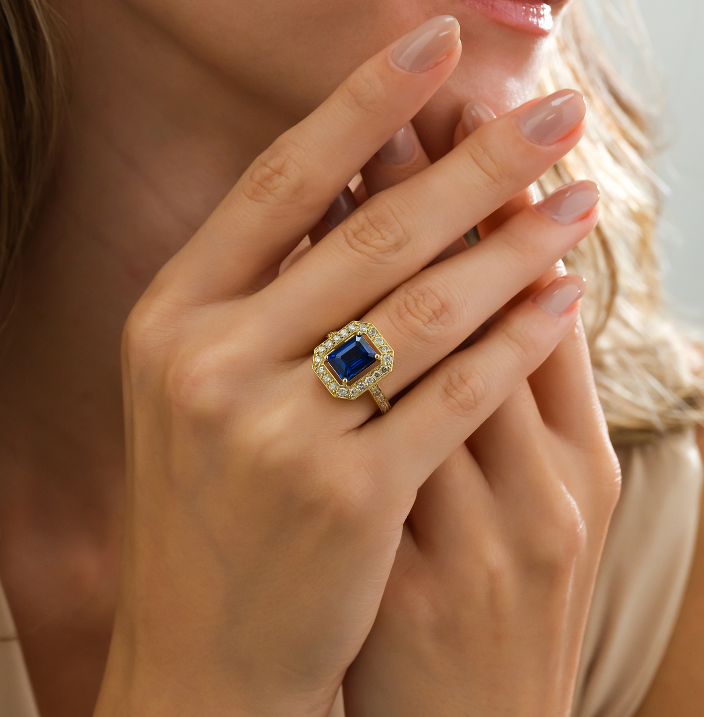 SAPPHIRE DIAMOND RING