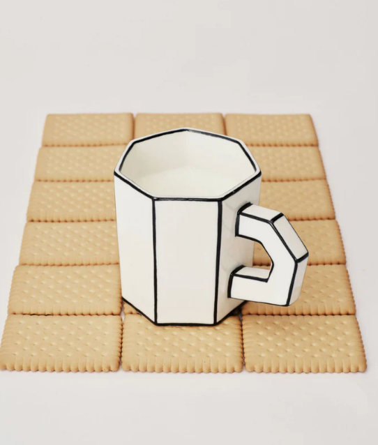 Tea Cup White - Black/ Carte Blanche