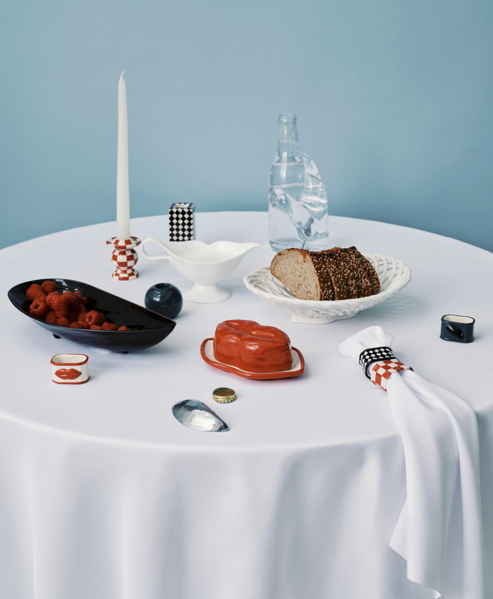 Dish with lid red - white Lips Les Objets Mouleversants